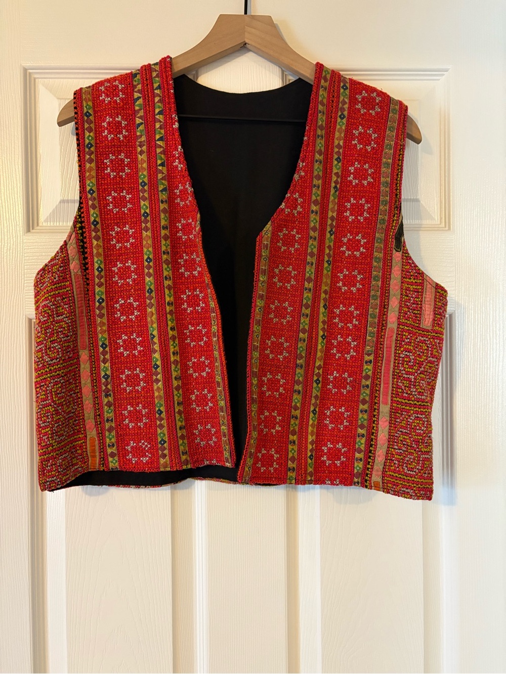 Boho Red Embroidered Vest - Picture 2 of 11